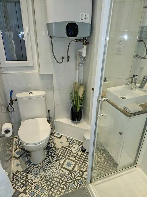 French Luxury Apartment *